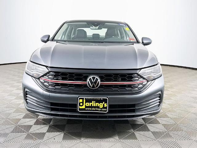 Used 2023 Volkswagen Jetta SE FWD image 2