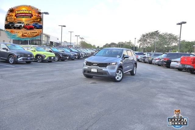 Used 2023 Kia Sorento LX AWD/4WD image 1