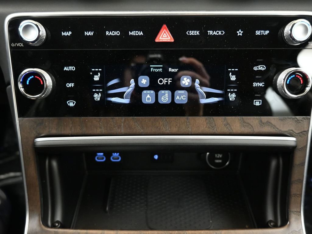 Used 2025 Genesis GV80 3.5T Prestige image 32