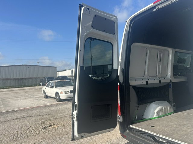 Used 2024 Mercedes-Benz Sprinter 2500 image 12