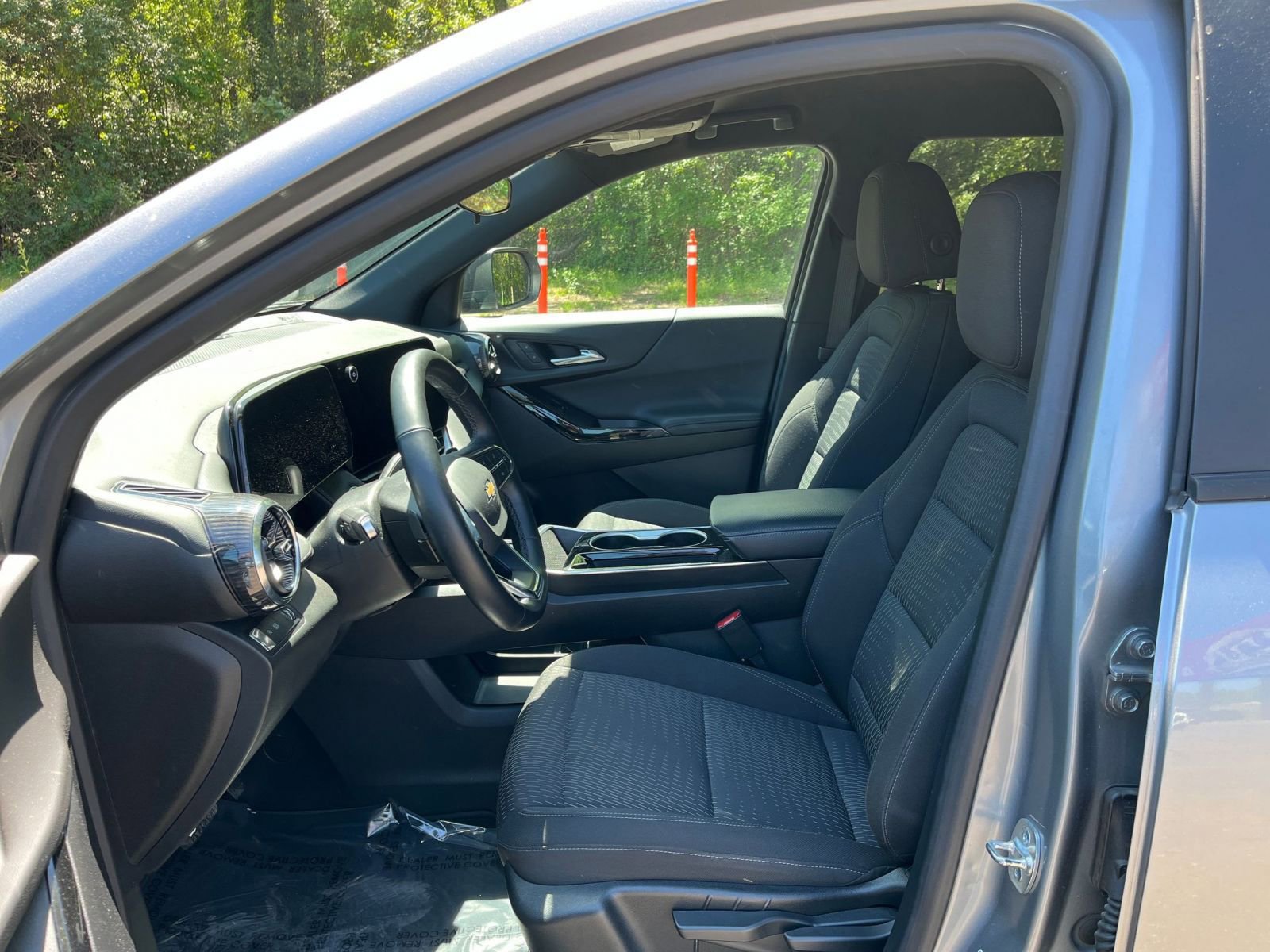 Used 2025 Chevrolet Equinox LT FWD image 27
