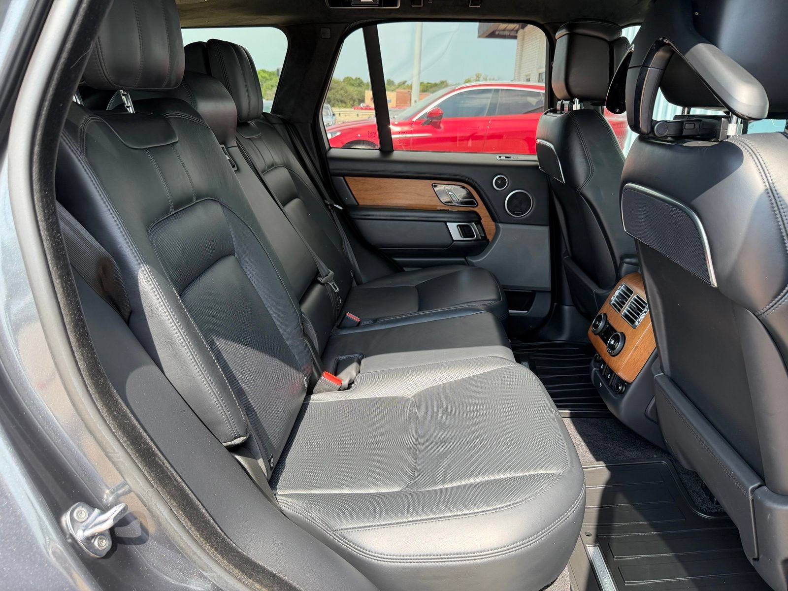 Used 2018 Land Rover Range Rover Autobiography AWD/4WD image 30