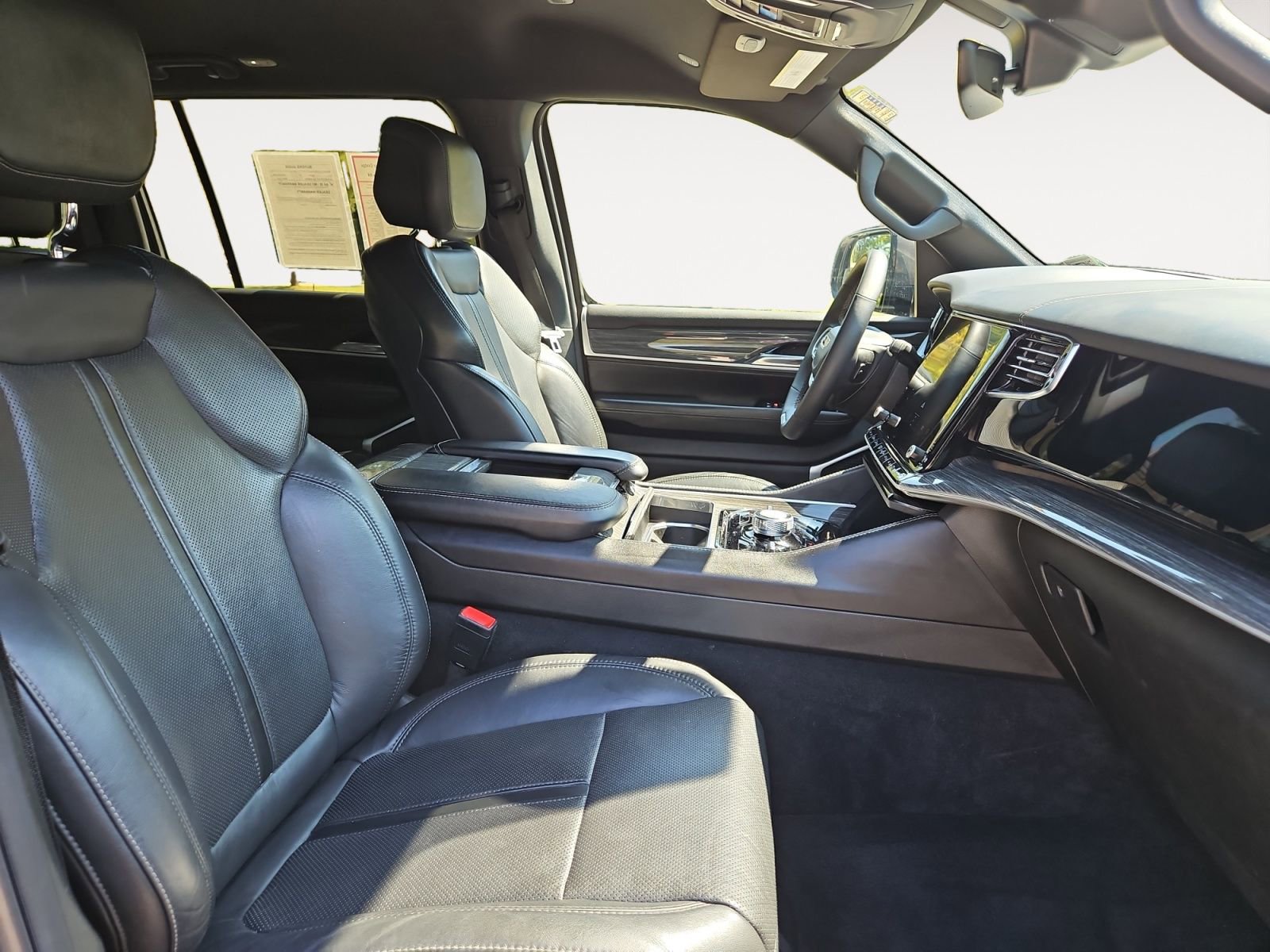 Used 2022 Jeep Wagoneer Series III image 15