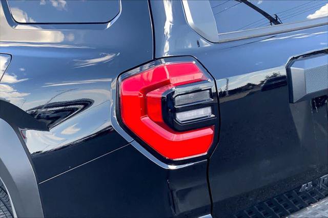 Certified 2025 Toyota 4Runner SR5 AWD/4WD image 29