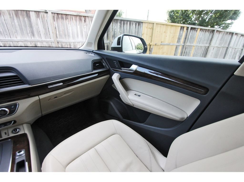 Used 2019 Audi Q5 2.0T Premium Plus w/ Premium Plus Package AWD/4WD image 11