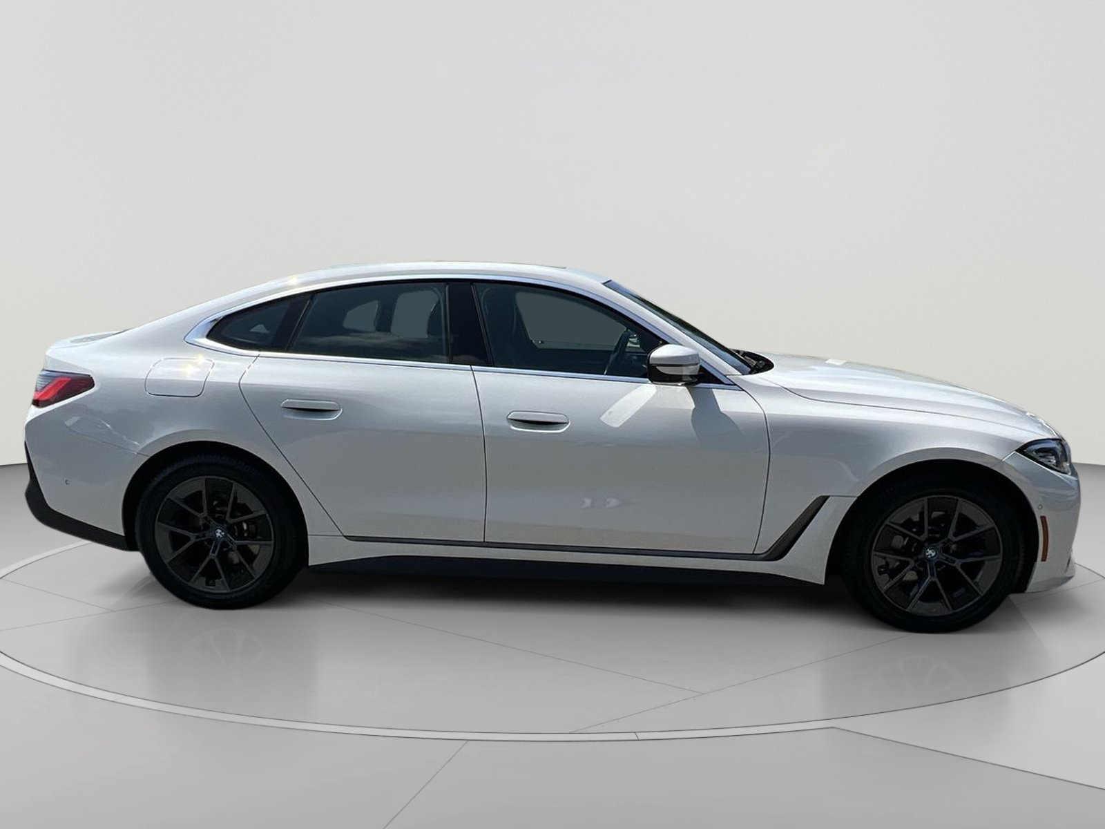 Used 2023 BMW i4 eDrive40 w/ Premium Package RWD image 6