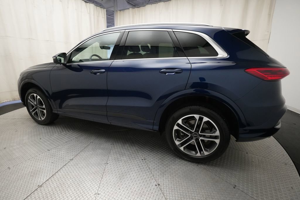 Used 2025 Audi Q5 Premium w/ Convenience Package AWD/4WD image 35
