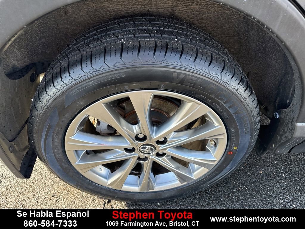 Used 2018 Toyota RAV4 Limited image 9