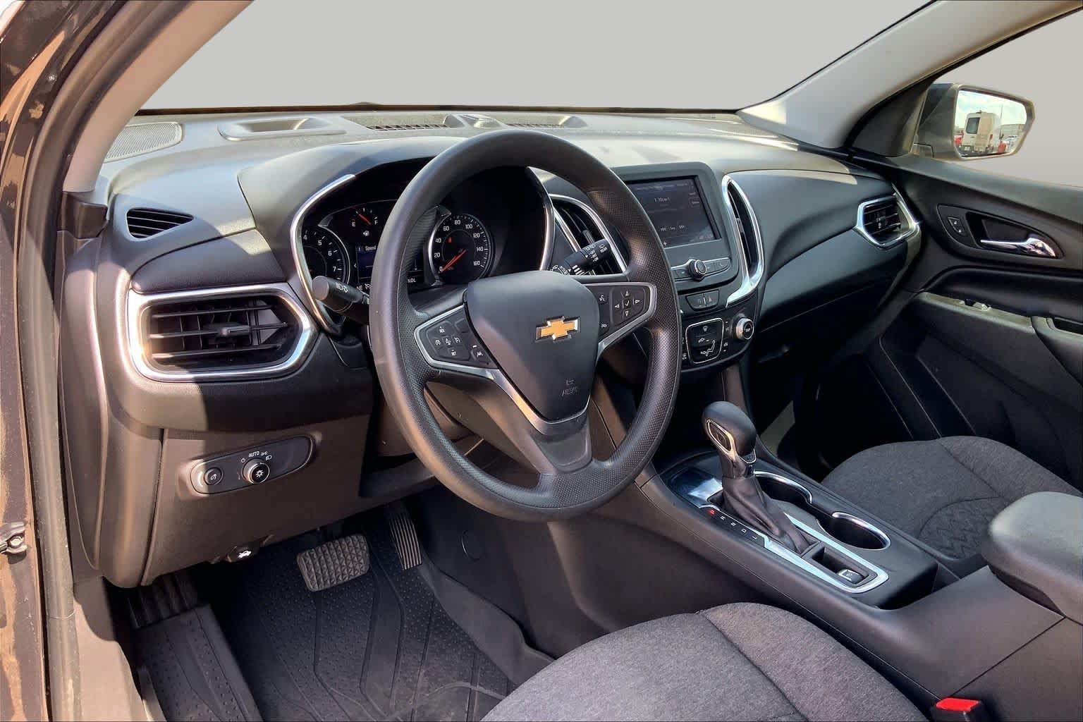 Used 2022 Chevrolet Equinox LT w/ LPO, Floor Liner Package FWD image 18