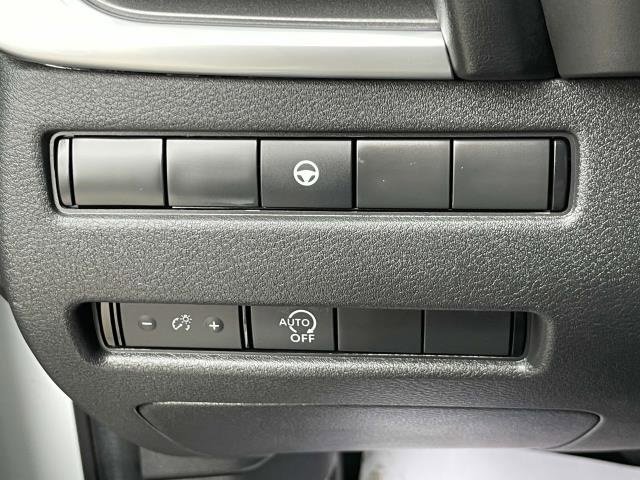 Certified 2023 Nissan Rogue SV image 19