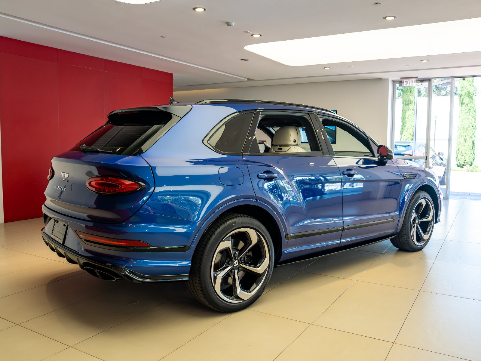 Used 2022 Bentley Bentayga AWD/4WD image 6