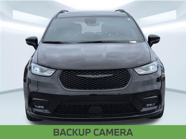 Used 2025 Chrysler Pacifica Limited image 10