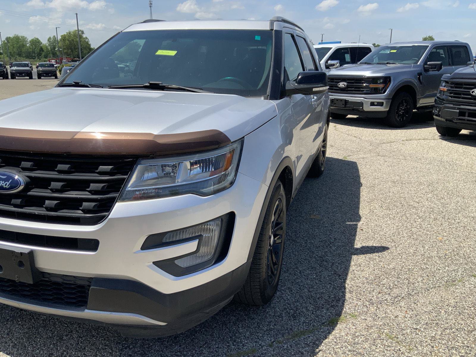 Used 2017 Ford Explorer XLT FWD image 14