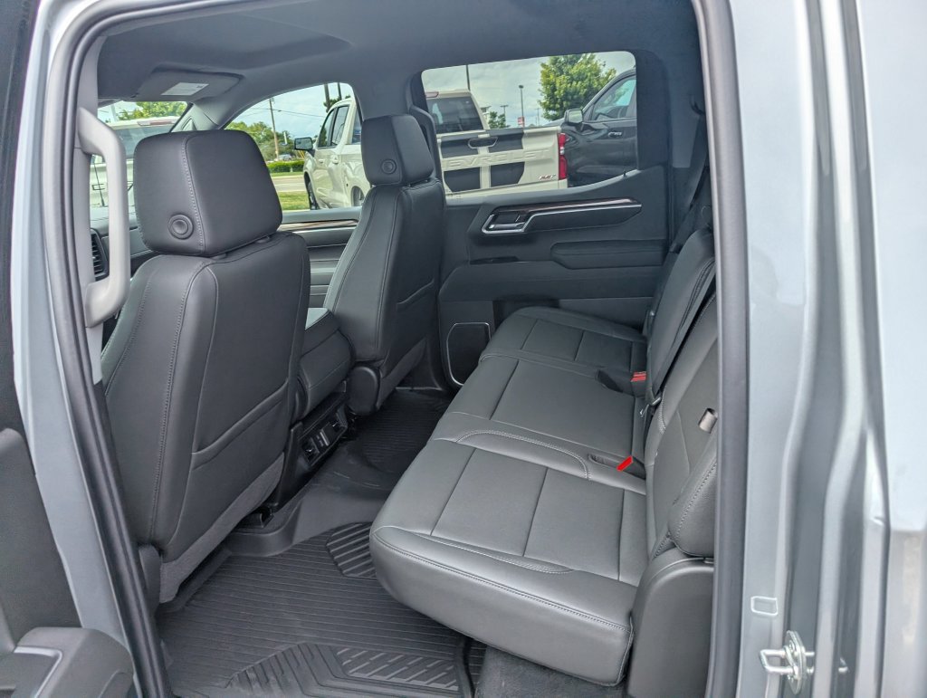New 2026 Chevrolet Silverado 1500 LT w/ Z71 Off-Road Package AWD/4WD image 10