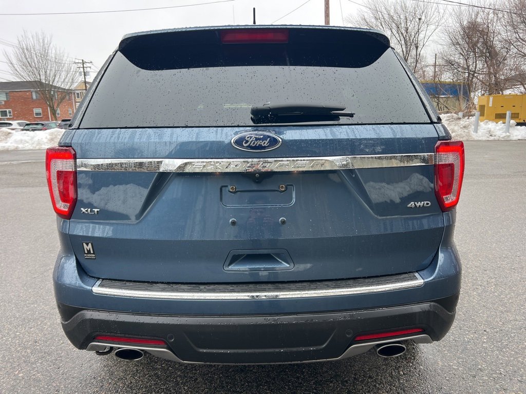 Used 2018 Ford Explorer XLT w/ Equipment Group 202A image 4