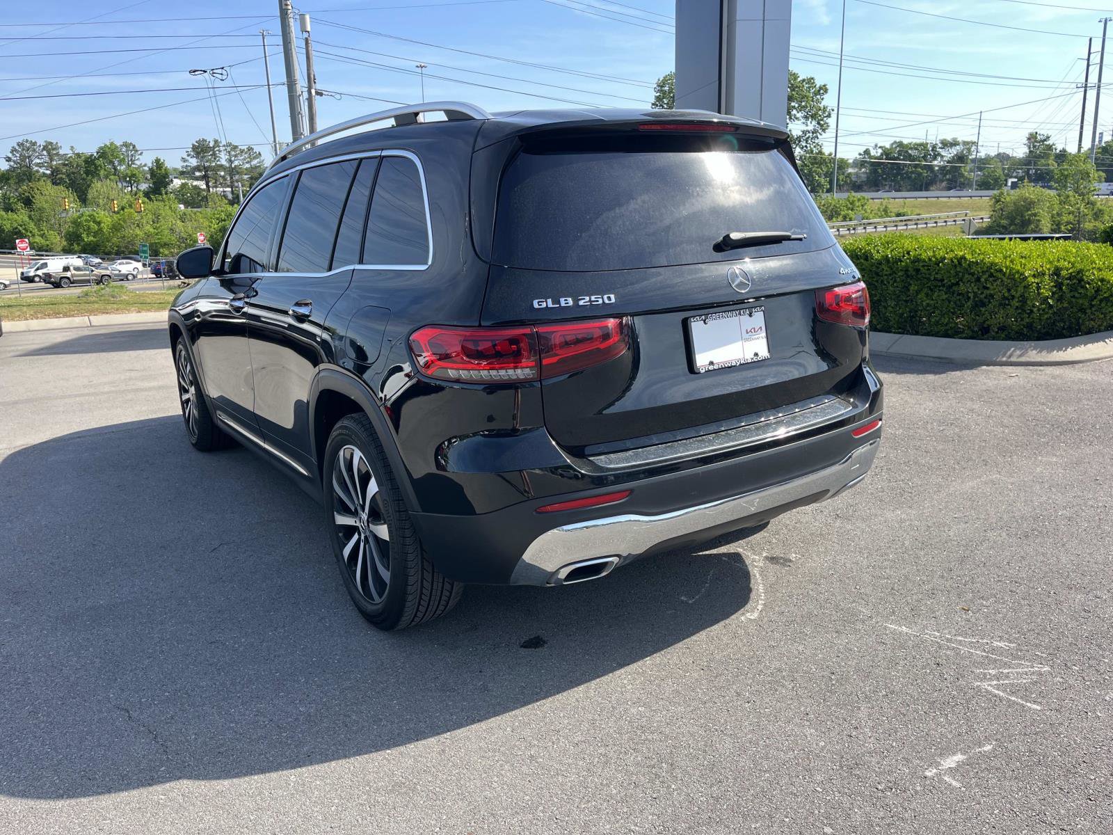 Used 2023 Mercedes-Benz GLB 250 4MATIC image 5