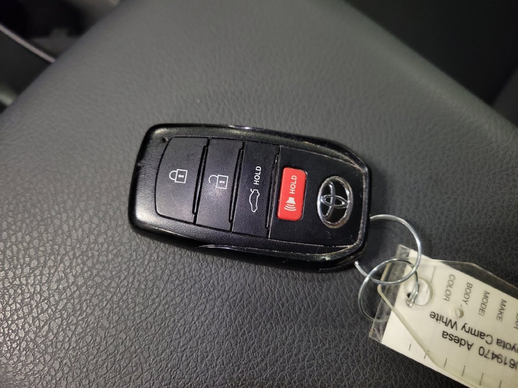 Used 2025 Toyota Camry SE FWD image 19