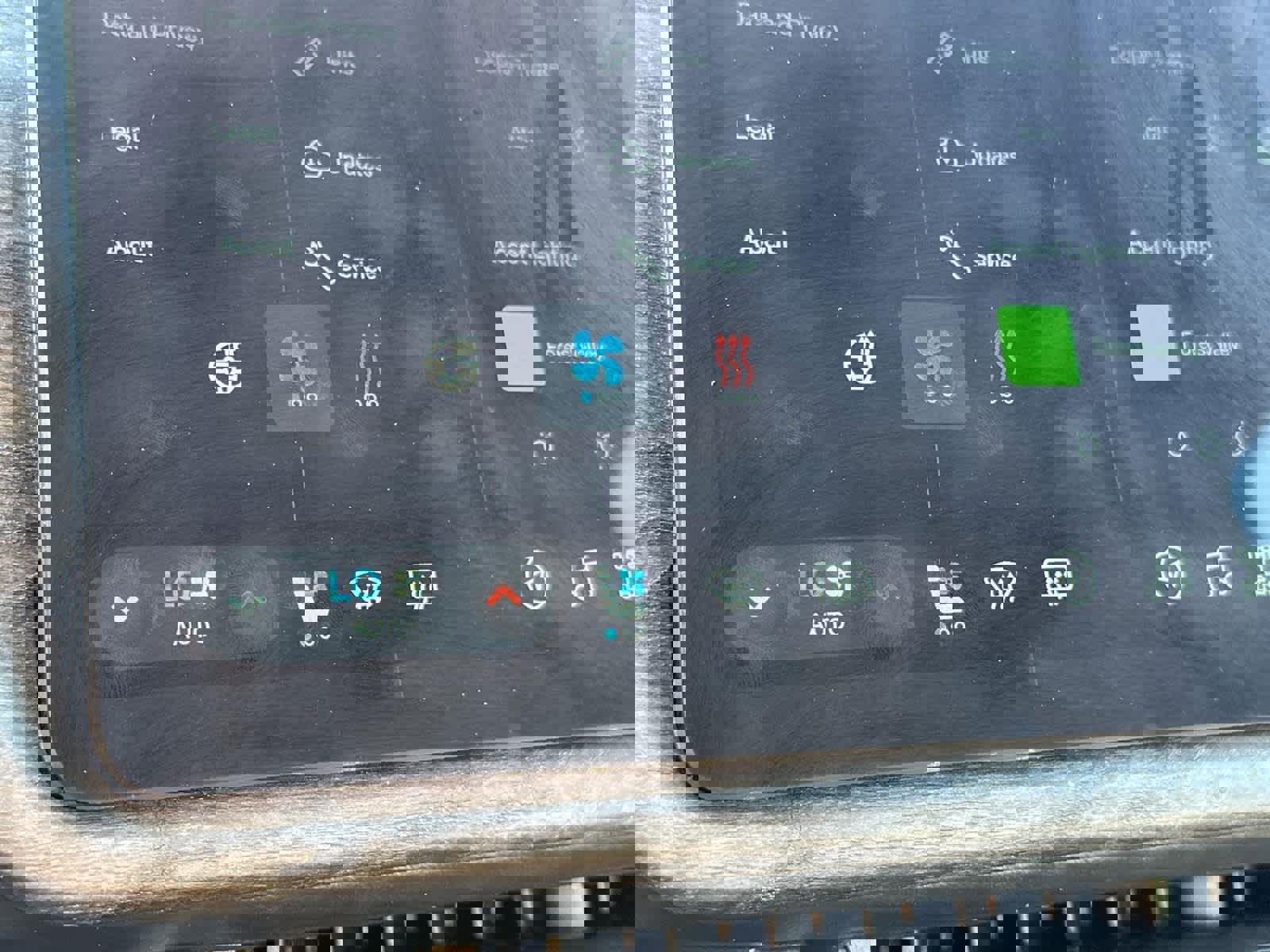 Used 2023 Rivian R1S Adventure image 25