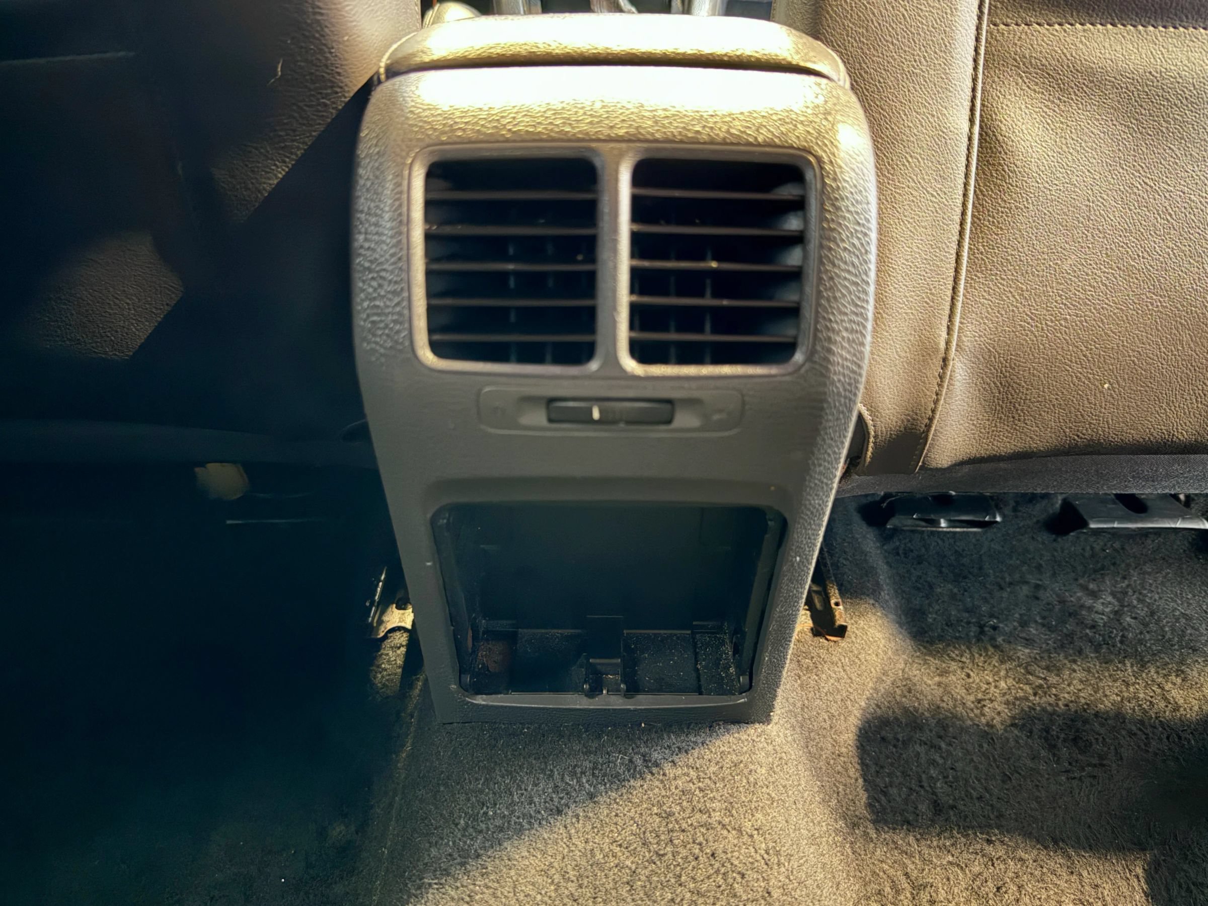 Used 2008 Volkswagen R32 AWD/4WD image 30