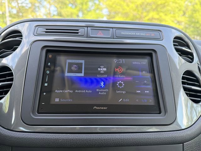 Used 2017 Volkswagen Tiguan Limited w/ Premium Package FWD image 18