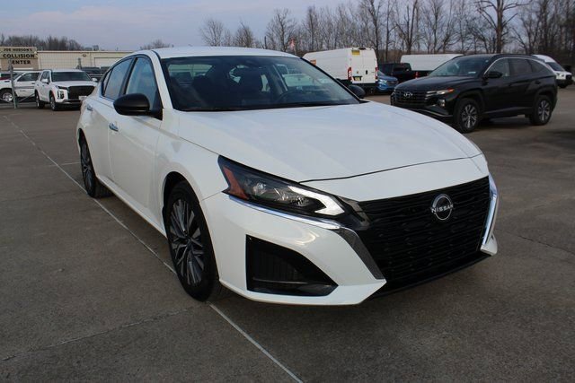 Used 2025 Nissan Altima 2.5 SV image 6