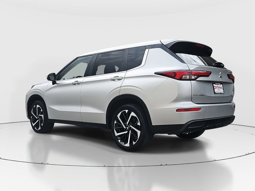 Used 2024 Mitsubishi Outlander SE image 7