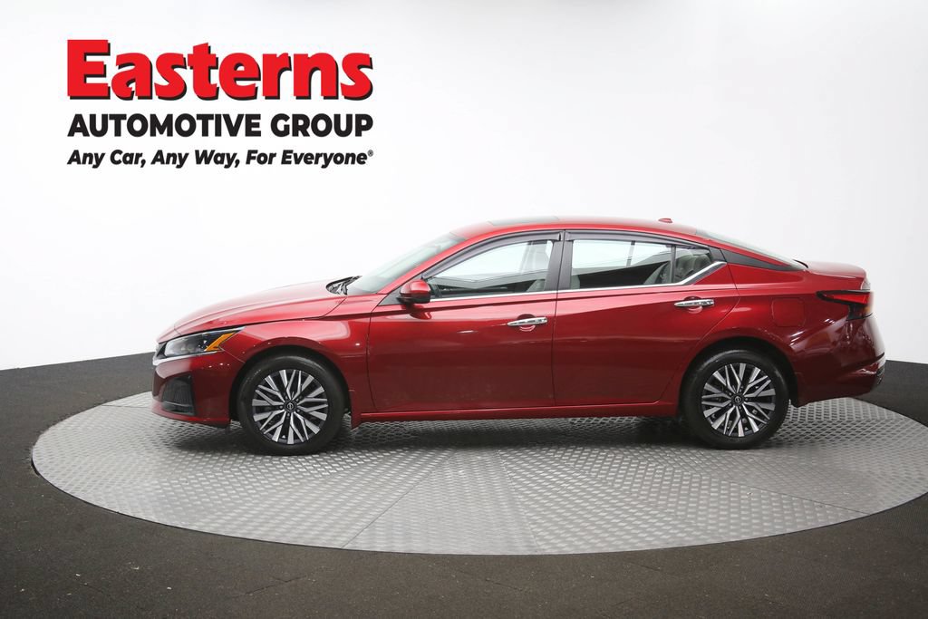 Used 2023 Nissan Altima 2.5 SV w/ SV Premium Package AWD/4WD image 58