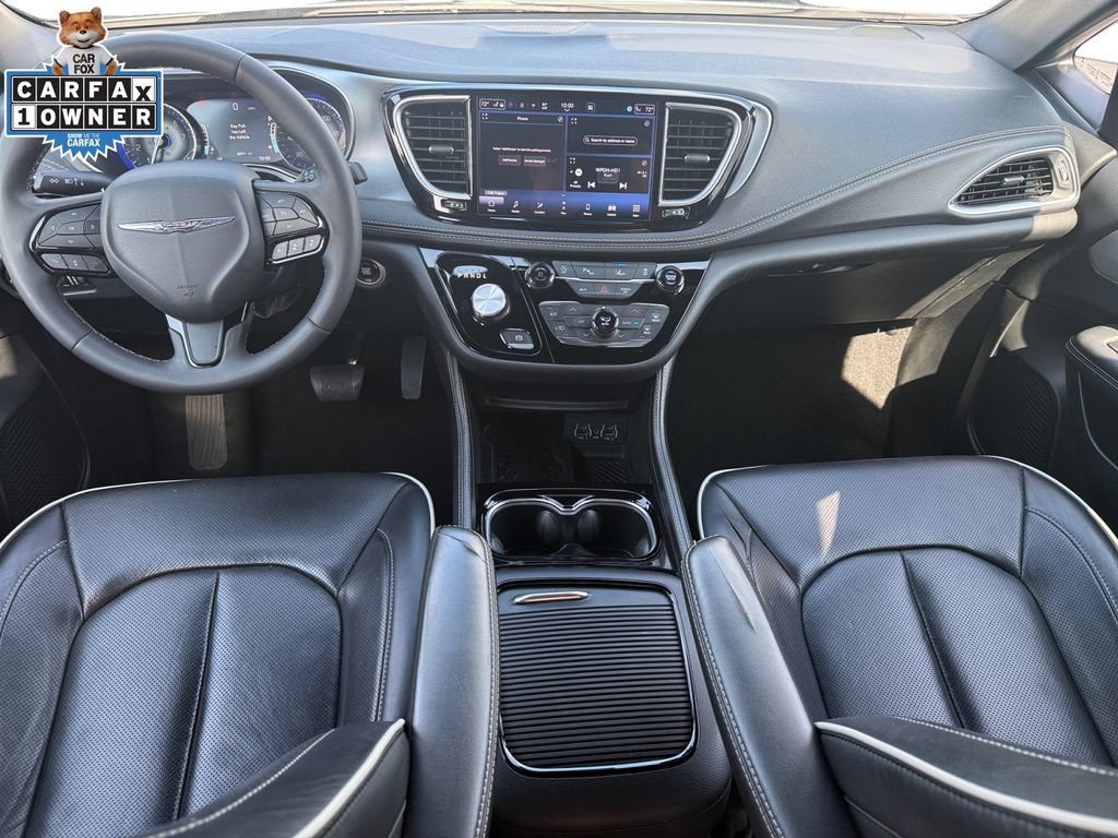 Used 2025 Chrysler Pacifica Limited FWD image 11