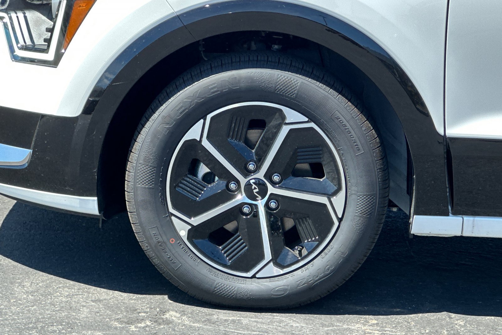 New 2026 Kia Niro FWD image 26