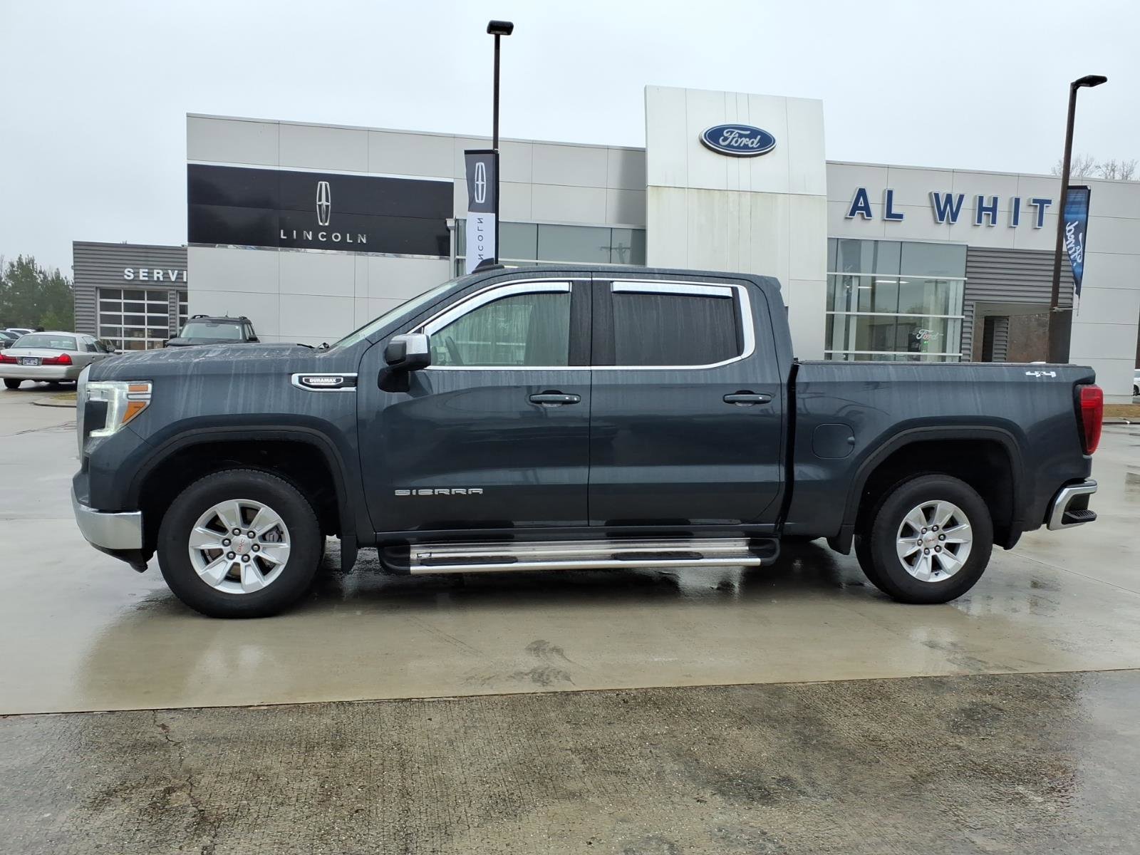 Used 2021 GMC Sierra 1500 SLE image 2