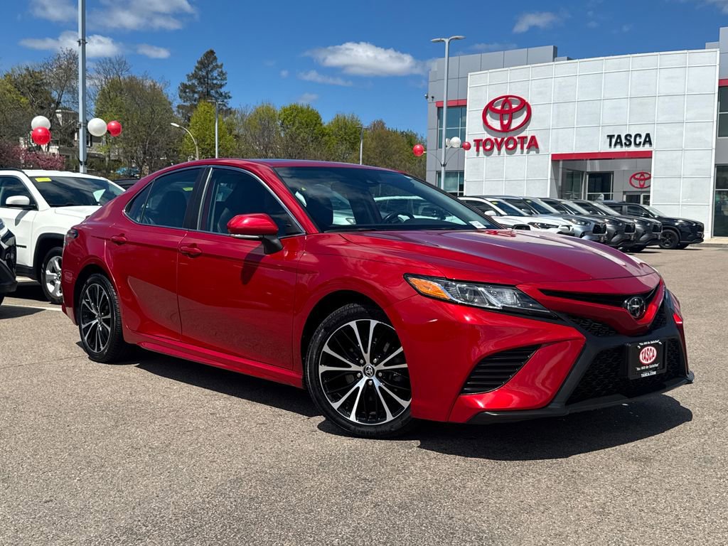 Used 2020 Toyota Camry SE w/ Moonroof Package AWD/4WD image 1