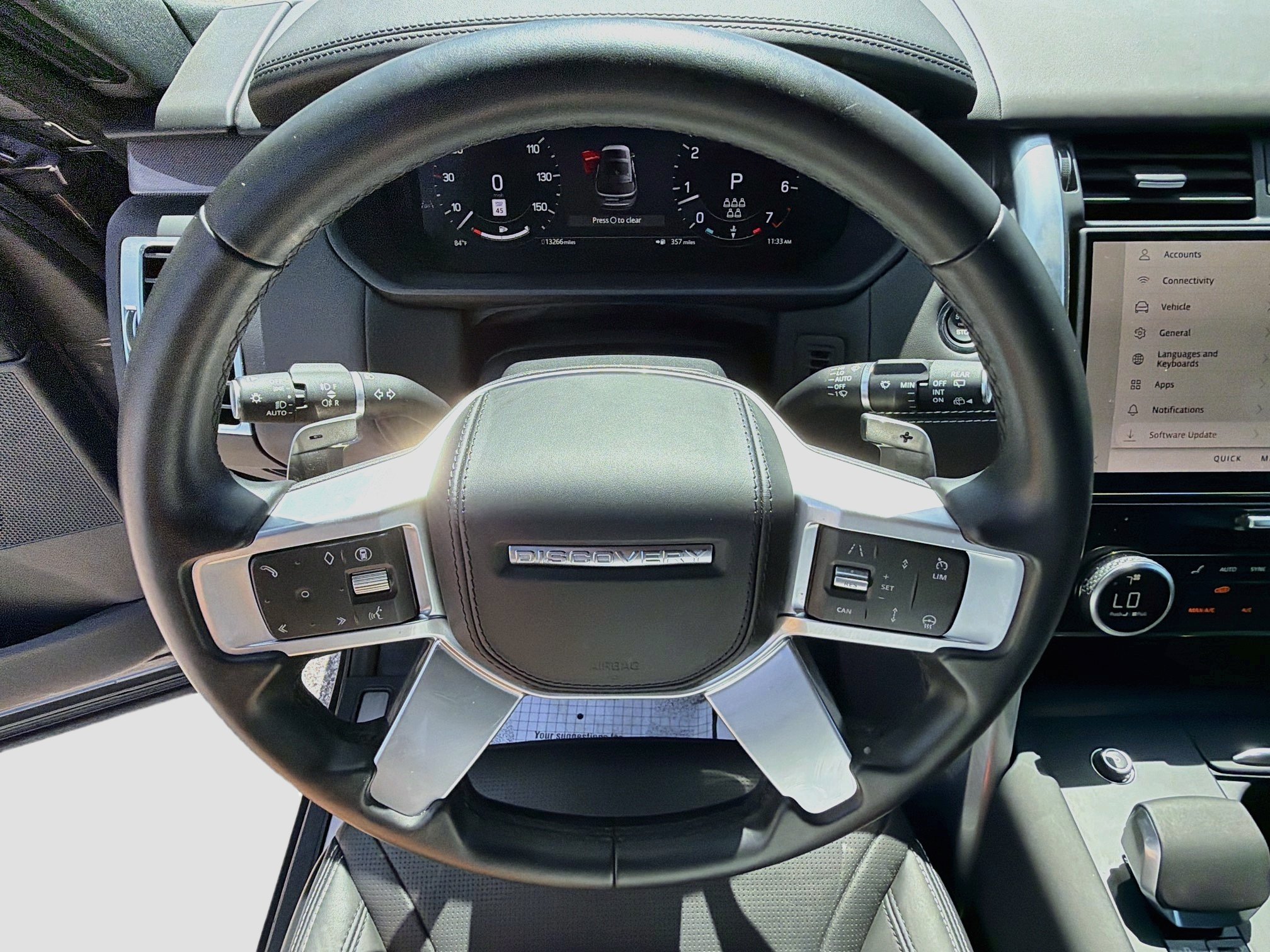 Certified 2025 Land Rover Discovery Metropolitan Edition AWD/4WD image 41