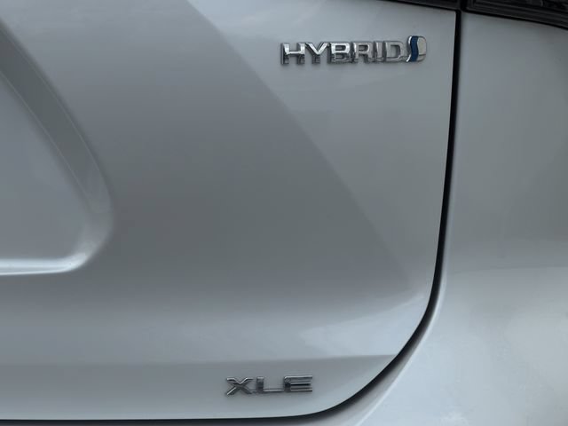 Used 2023 Toyota Highlander XLE AWD/4WD image 7