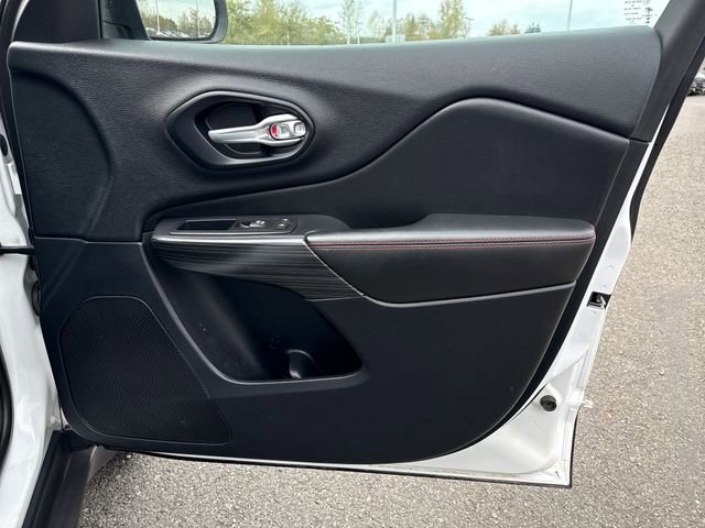 Used 2016 Jeep Cherokee Trailhawk image 24