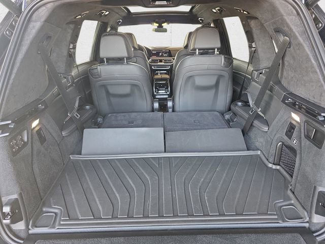 Used 2022 BMW X7 xDrive40i w/ M Sport Package AWD/4WD image 14