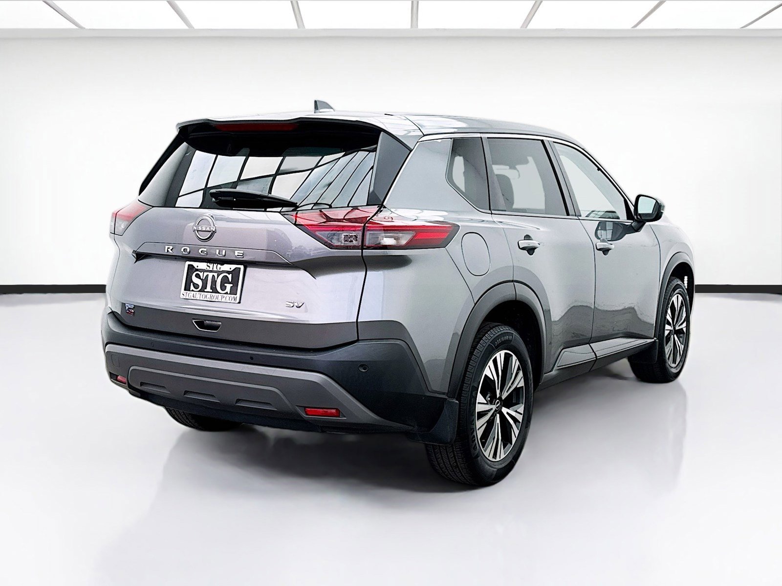 Used 2023 Nissan Rogue SV FWD image 4