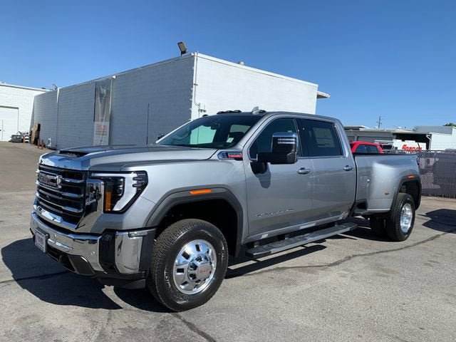 New 2026 GMC Sierra 3500 SLT w/ SLT Premium Package