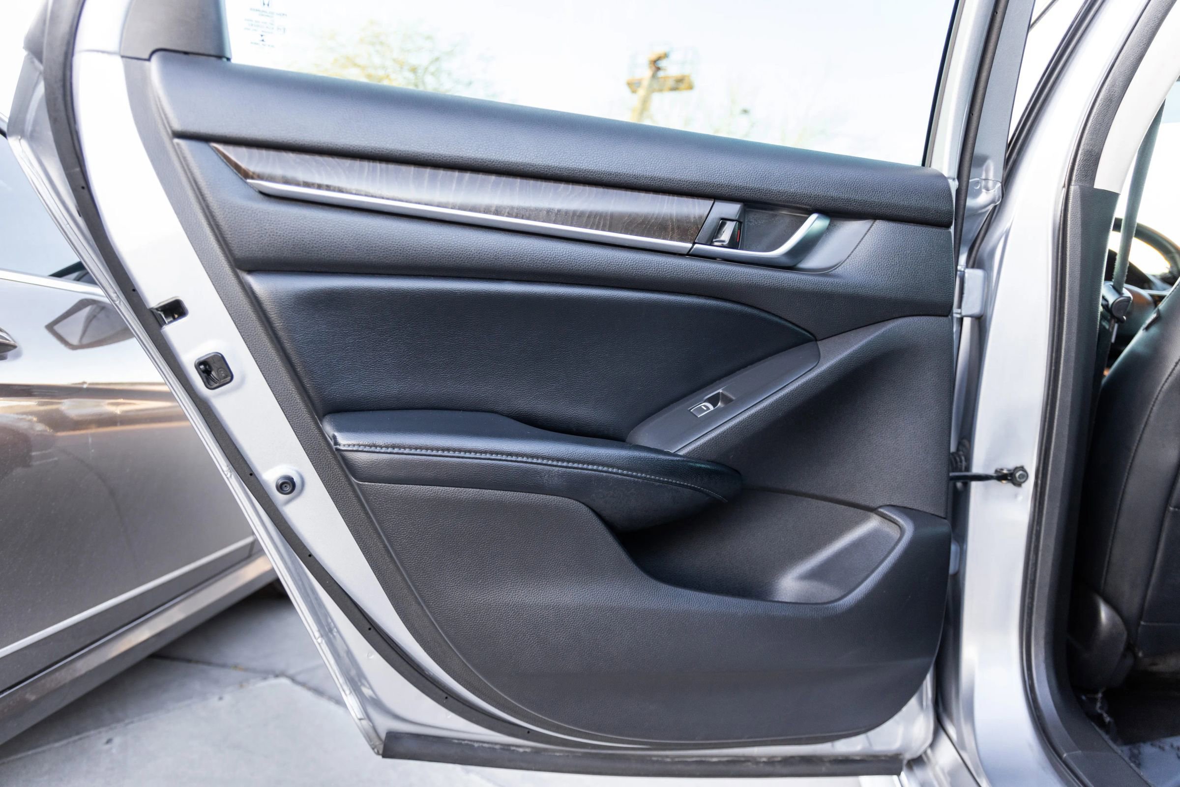 Used 2018 Honda Accord EX-L image 12