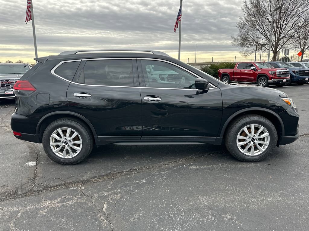 Used 2019 Nissan Rogue SV image 5