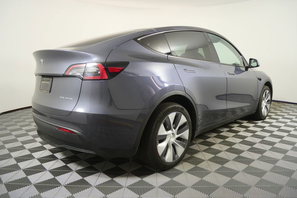 Used 2023 Tesla Model Y Long Range image 3