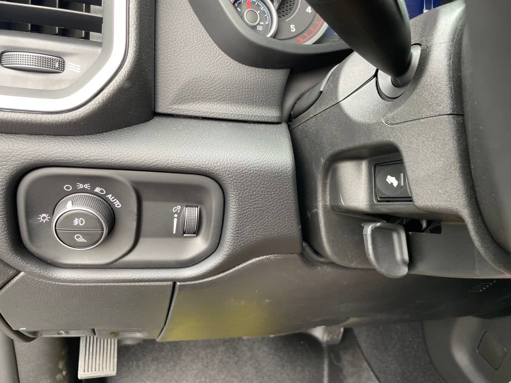 New 2026 RAM 2500 Big Horn AWD/4WD image 15