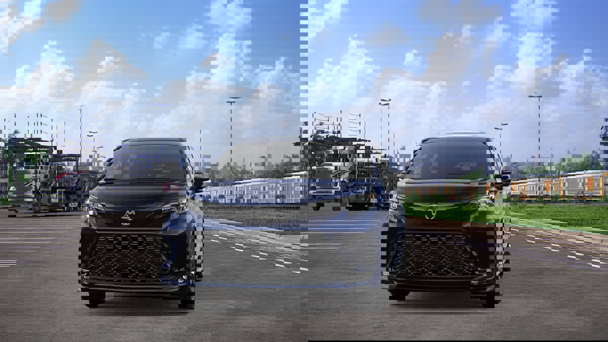 New 2026 Toyota Sienna XSE image 18