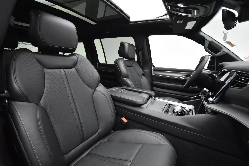 New 2027 Jeep Grand Wagoneer 4WD image 16