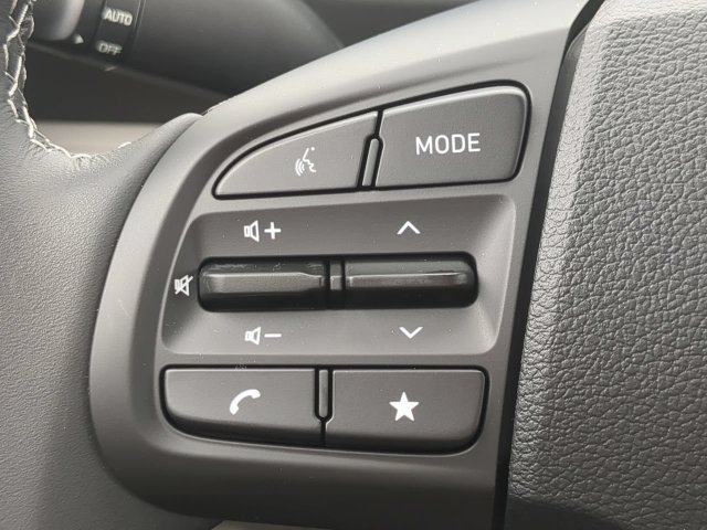 Used 2026 Hyundai Venue SEL FWD image 24