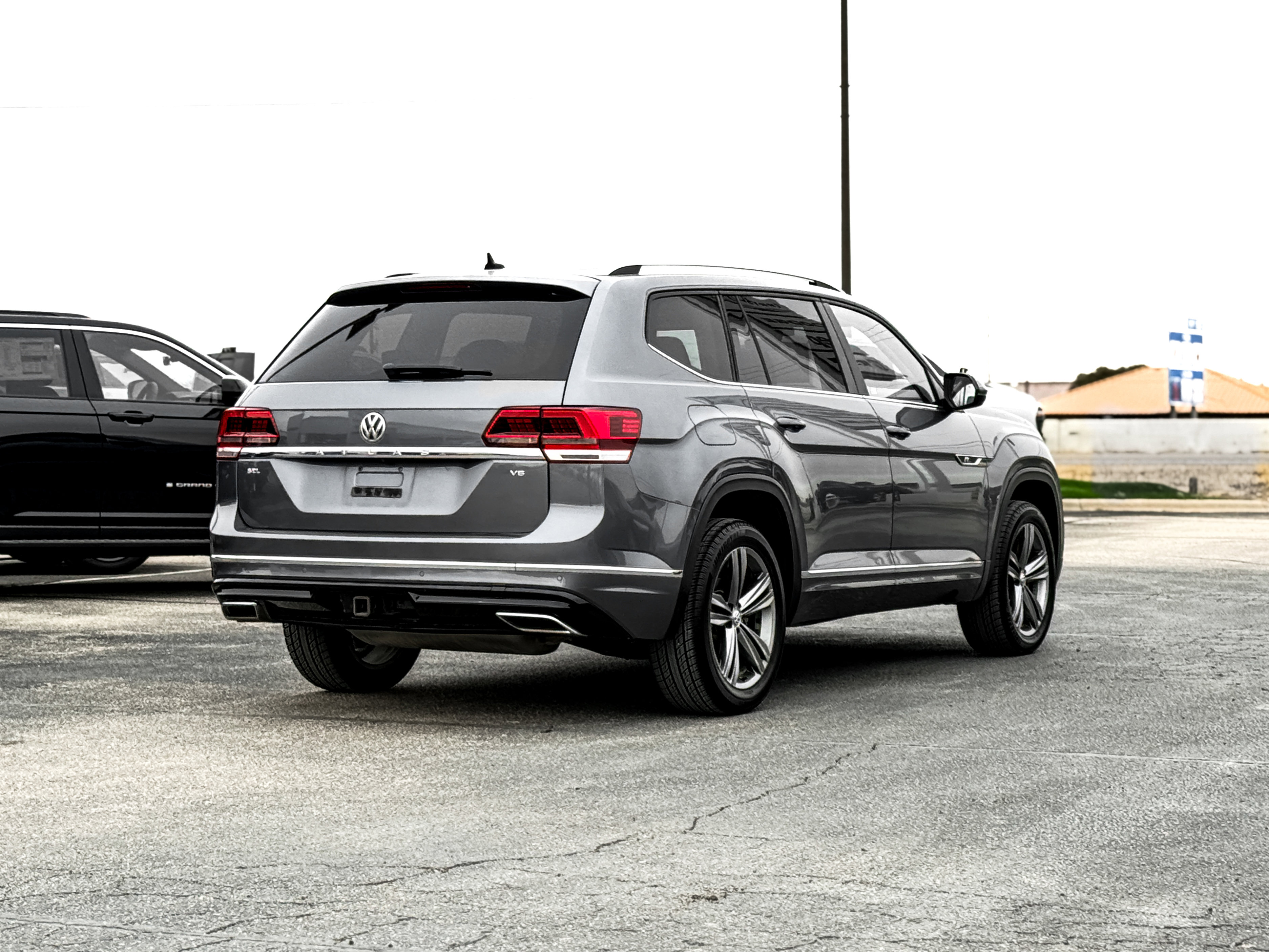 Used 2019 Volkswagen Atlas SEL R-Line image 5