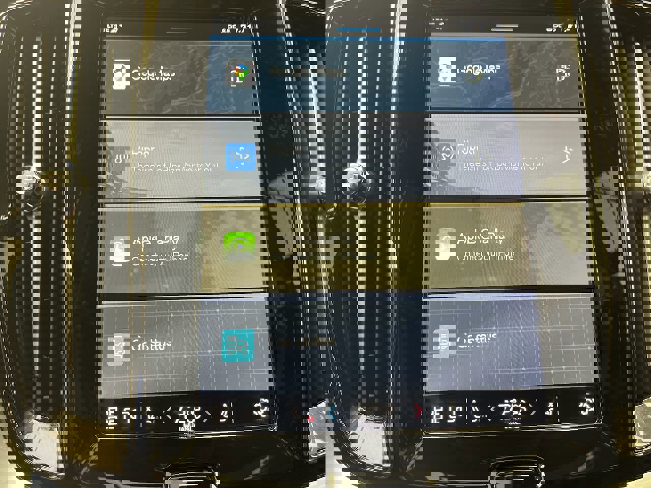 Used 2024 Volvo S60 B5 Plus image 19