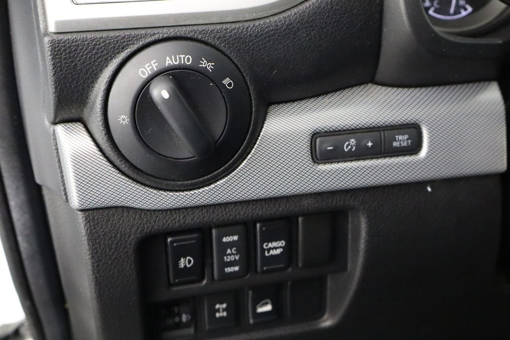Used 2017 Nissan Titan PRO-4X AWD/4WD image 22