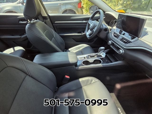 Used 2025 Nissan Altima 2.5 SL FWD image 11