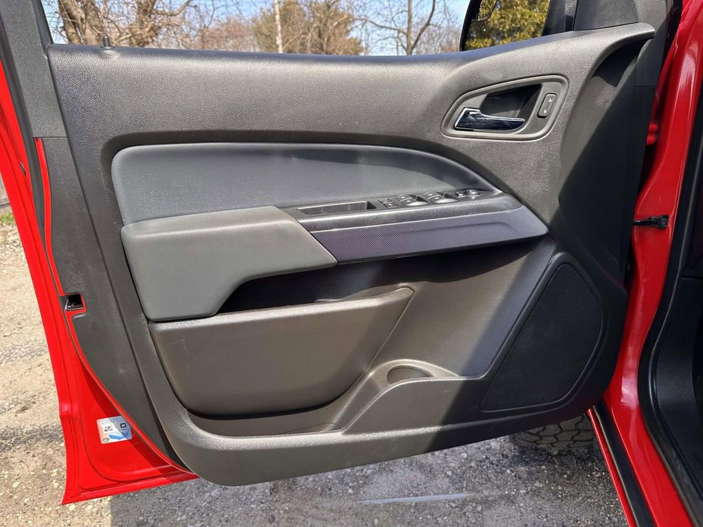 Used 2020 Chevrolet Colorado Z71 AWD/4WD image 9