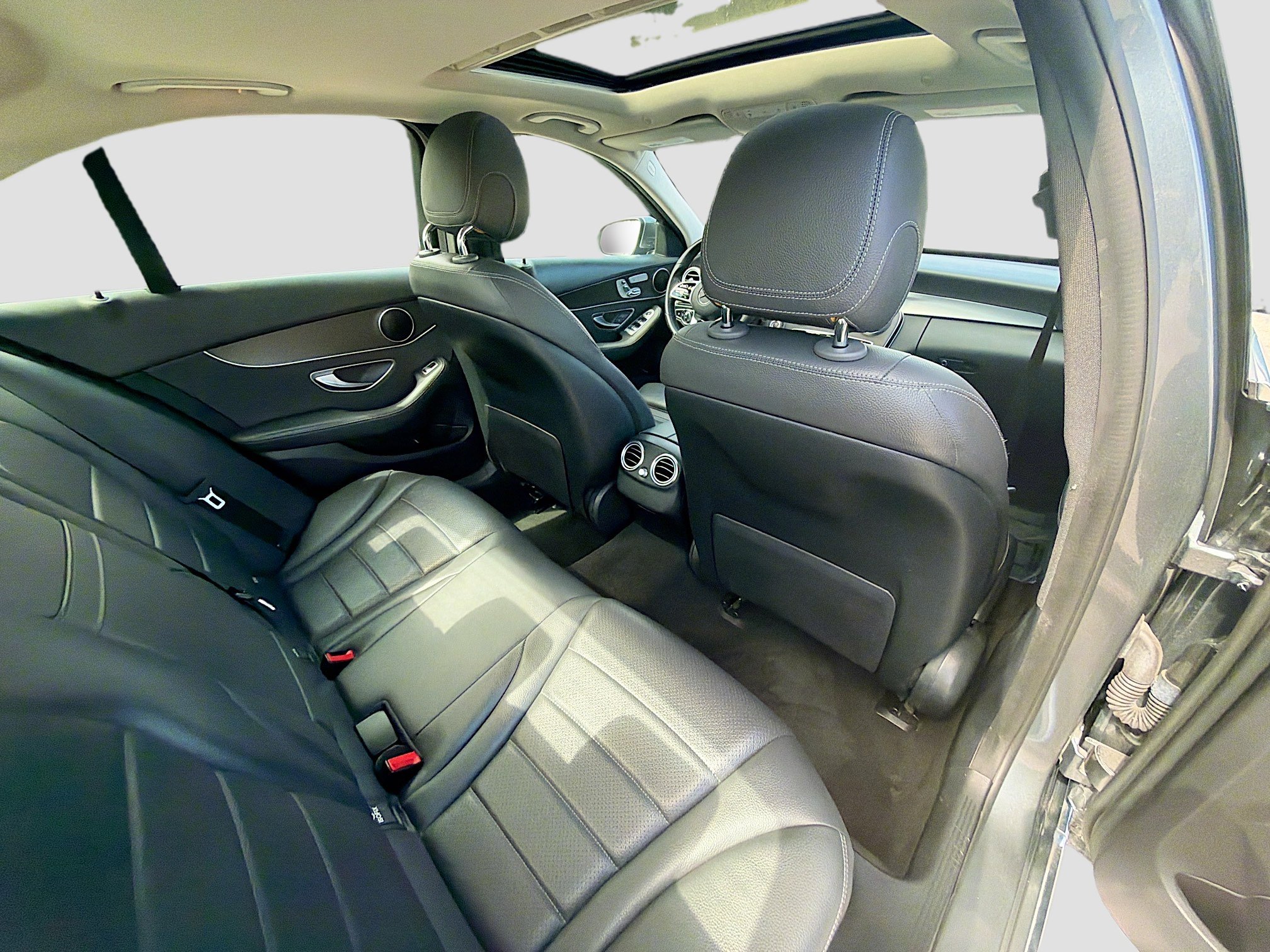 Used 2019 Mercedes-Benz C 300 Sedan image 27